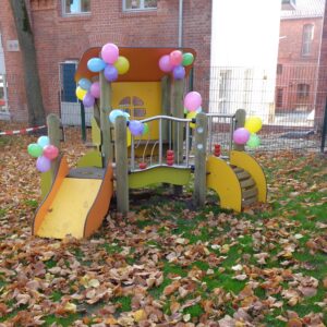 Das neue Spielhaus im BRK-Kindernestgarten