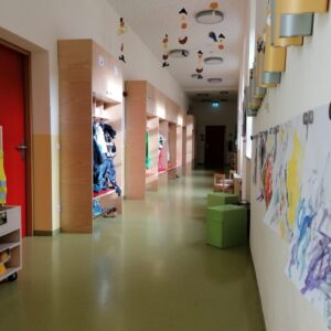 Flurbereich der Kindergartengruppe "Frechdachse" | BRK-Kinderhaus