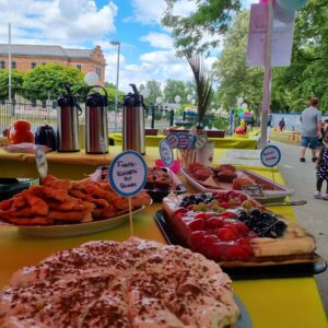 Kuchenbuffet am Sommerfest im BRK-Kinderhaus Bayreuth